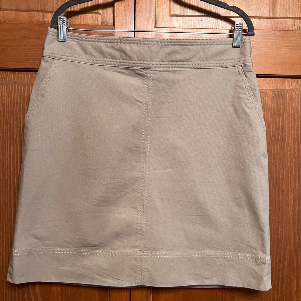 Talbots khaki skirt with slight stretch and zipper on back